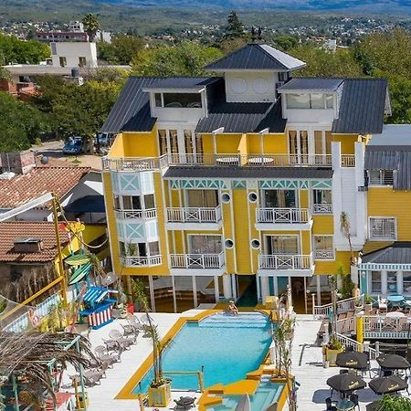 Hotel Club House Вилья-Карлос-Пас Экстерьер фото