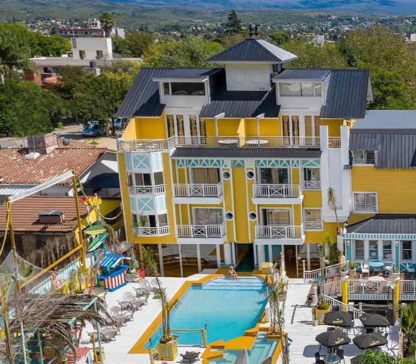 Hotel Club House Вилья-Карлос-Пас Экстерьер фото
